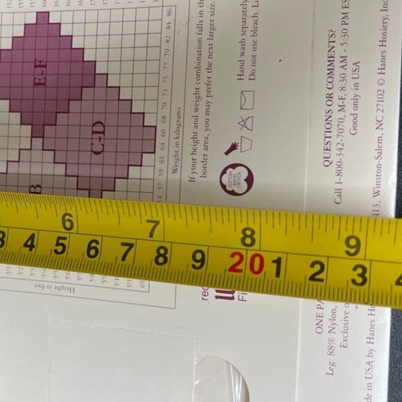 Hanes NWT Silk Reflection Silky Thigh Tights Sheer Sandal Foot Size AB - Picture 3 of 4